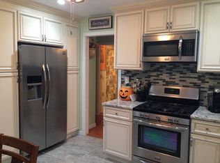 212 Riverview Rd, Pompton Lakes, NJ 07442