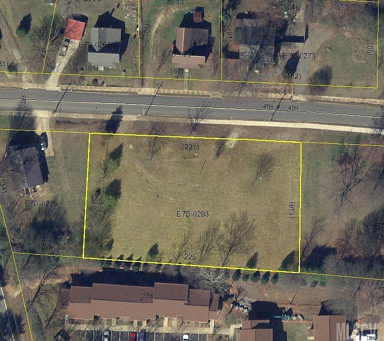 1st image of 4 Avenue NE