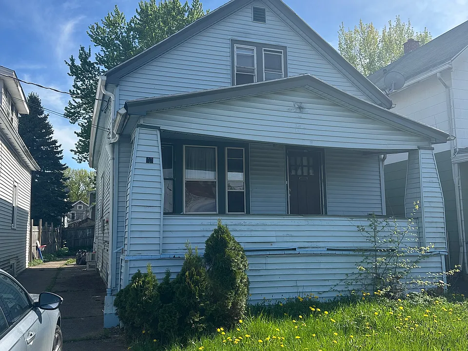 43 Hastings Ave