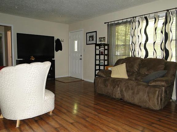 4th image of 3400 S Crisp Ave