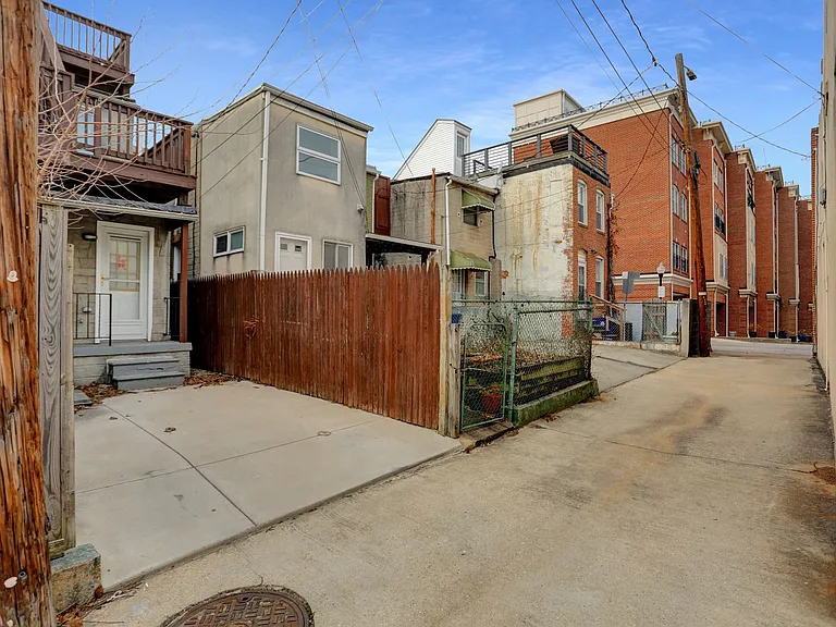 1409 Covington St — Photo 34