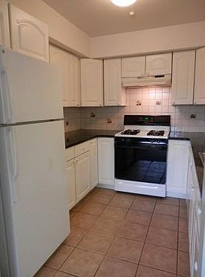 4th image of 171 Greenbrook Dr #171