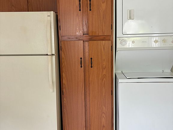 Washer/Dryer off Kitchen
