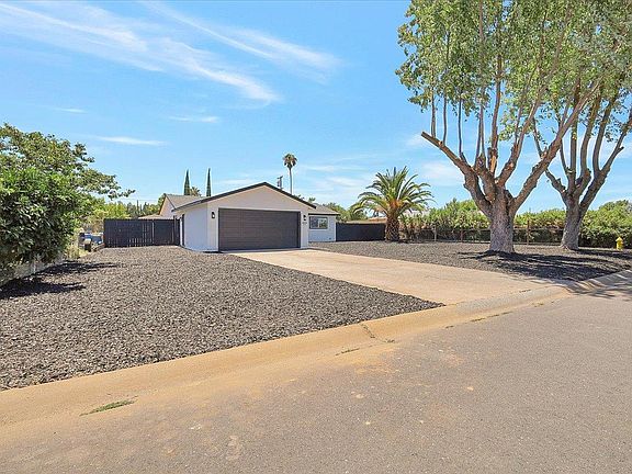 2nd image of 1848 Park Cir