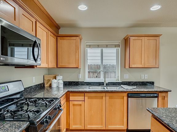 4th image of 9322 NE 80th Cir