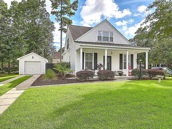 2nd image of 4815 Holly Berry Ln