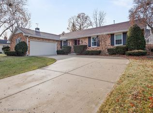 1564 Wadsworth Rd, Wheaton, IL 60189