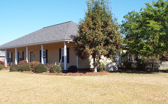 3rd image of 210 Sandspur Ln