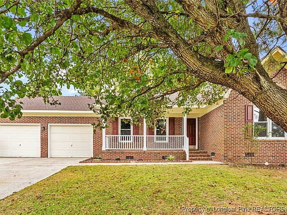 2nd image of 1823 Daphne Cir