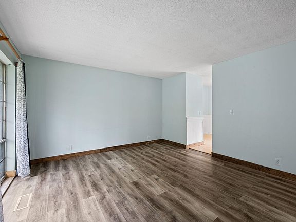 5th image of 2214 Glengerrie Dr
