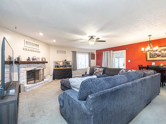 3rd image of 8825 Hollowood Dr