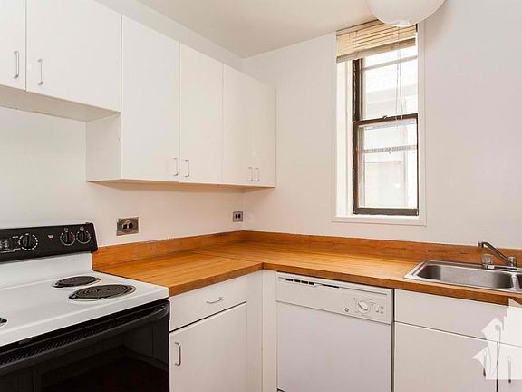 3rd image of 2900 N Broadway St #04A