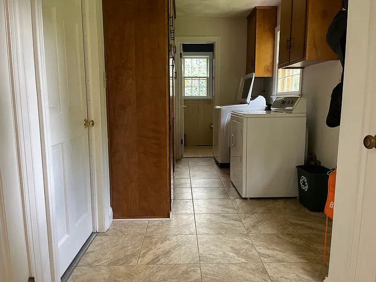805 Winthrope Dr — Photo 14
