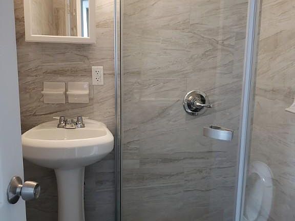 5th image of 4215 81st St APT 1C