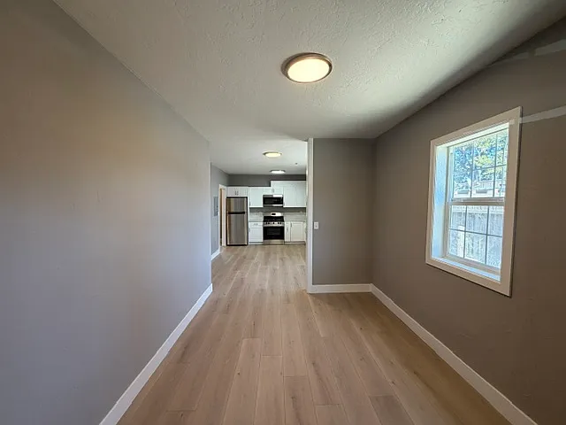 714 1st Ave — Photo 2