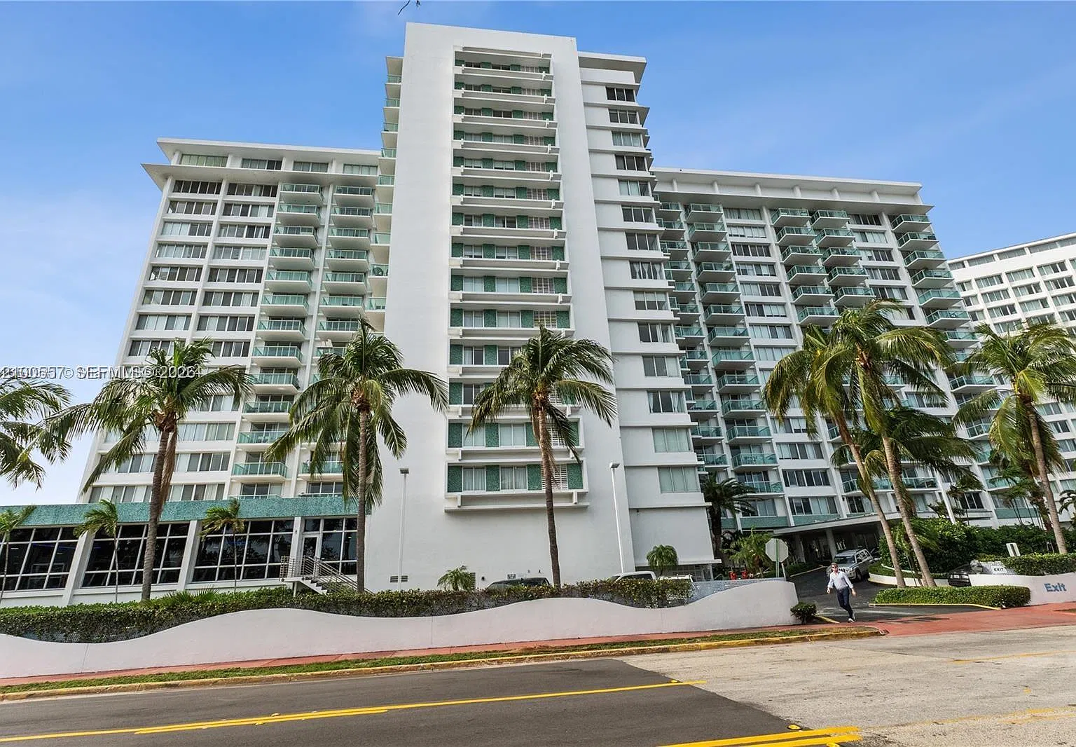 Mirador 1000 Condo — Photo 1