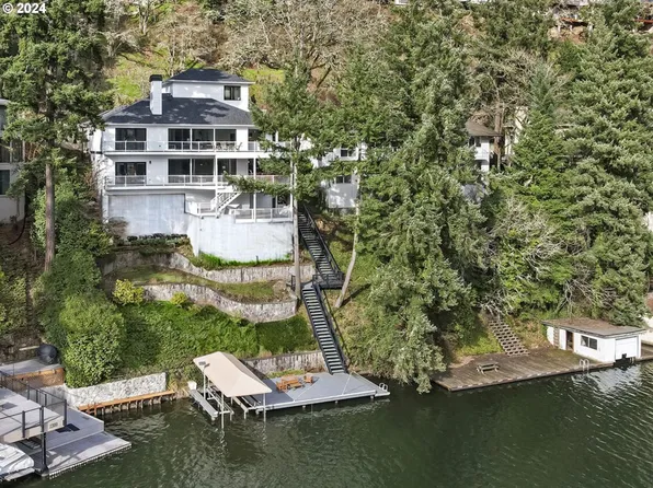 2260 Summit Ct, Lake Oswego, OR 97034