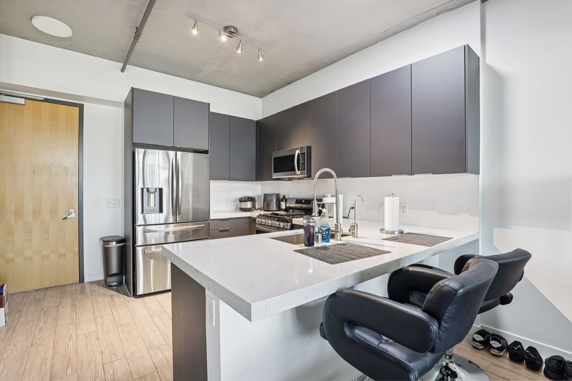 E Bonneville Ave-S2607-006.jpg