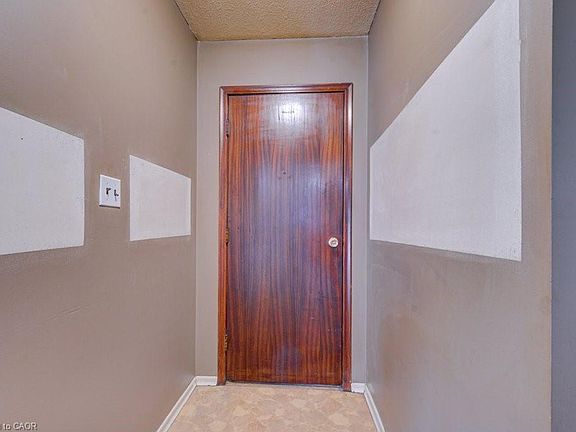 4th image of 291 Westwood Dr