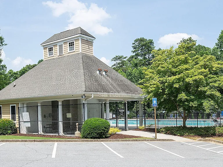 1540 Hampton Hollow Dr — Photo 38