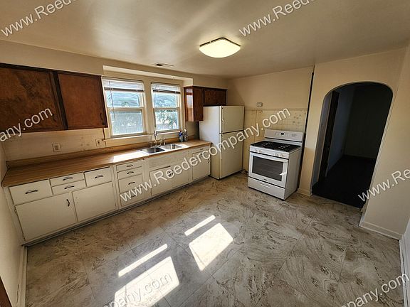 5th image of 3941 Sheffield Ave #2