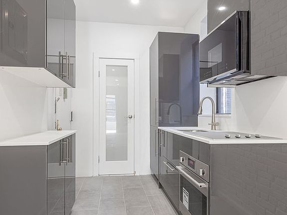 3rd image of 103 Macdougal St APT 10