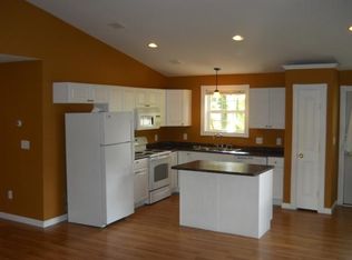 215 Pine St #B, Bangor, ME 04401