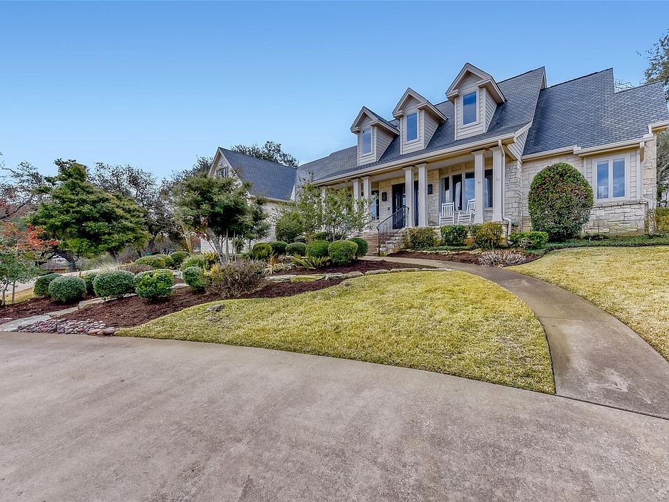 1st image of 18 Ehrlich Rd