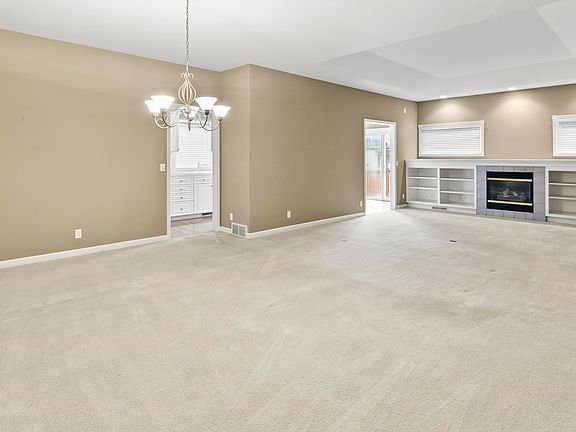 3rd image of 13855 Sahler St