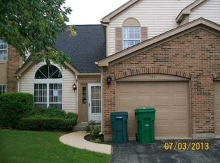 182 Wellington Cir, Gurnee, IL 60031