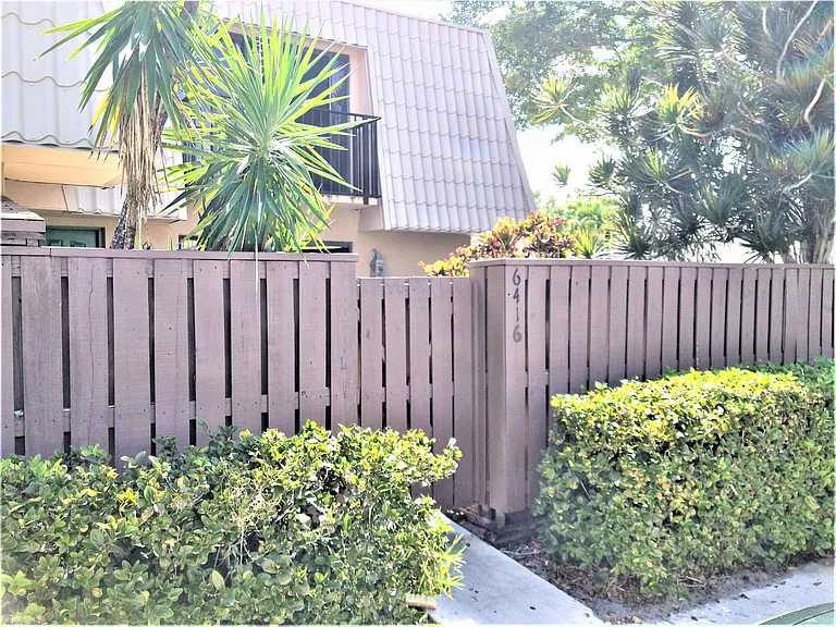 6416 64th Way — Photo 1
