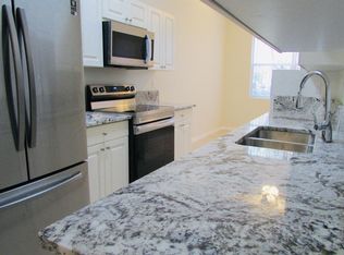 6096 Seminole Gardens Cir, Riviera Beach, FL 33418