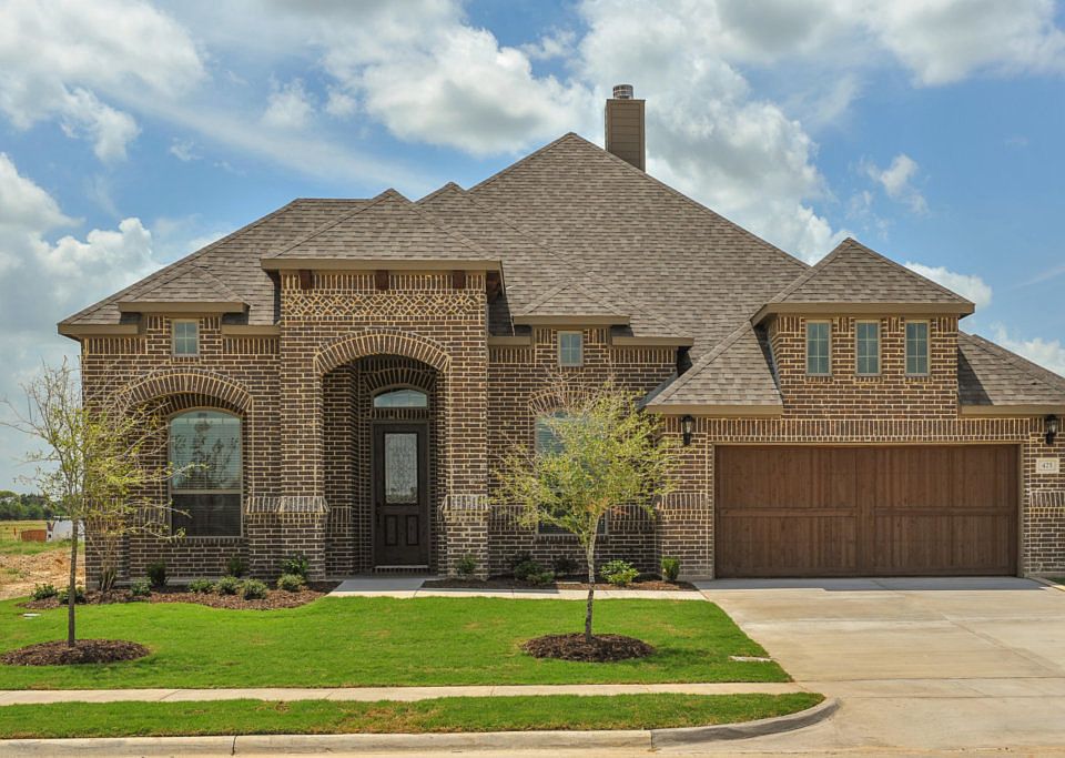 1st image of 425 Whispering Willow Dr