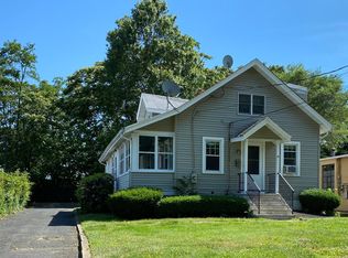 18 Thomas Ave APT 2, Shrewsbury, NJ 07702