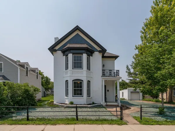 121 N Hickory St, Chaska, MN 55318