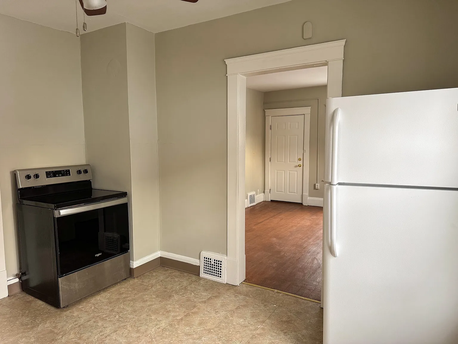 2 bed, 850 sqft, $800 — Photo 2