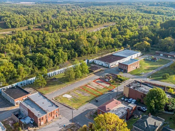 213 Clinton St, Hickman, KY 42050