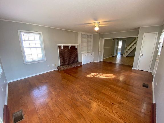 4th image of 3481 W Deerwood Ave