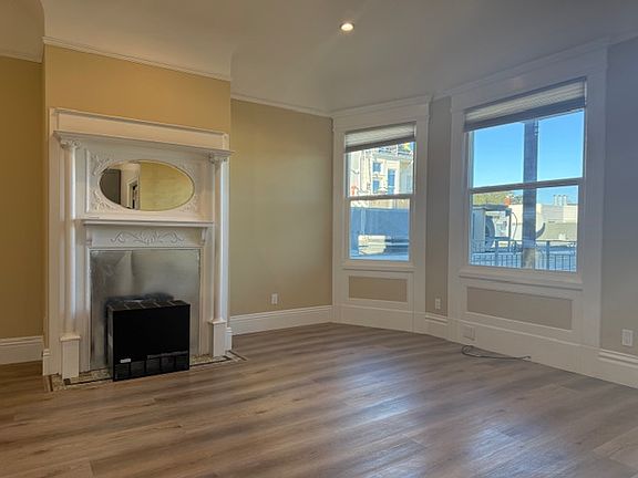 4th image of 1562 Haight St Unit B