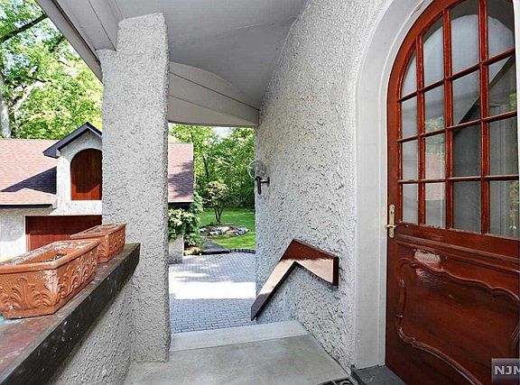 2nd image of 75 1st St