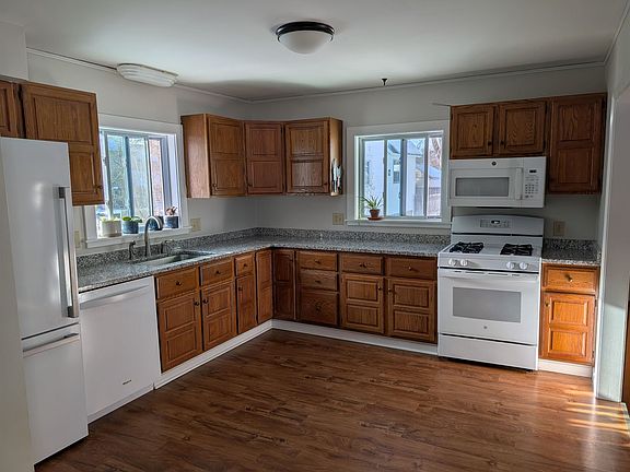 2nd image of 32 Stone Street