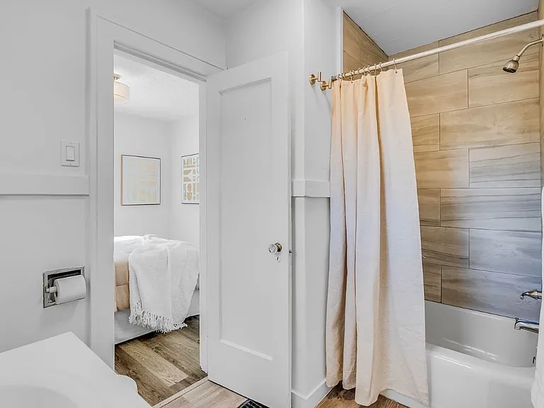 26 N Morgan St — Photo 8