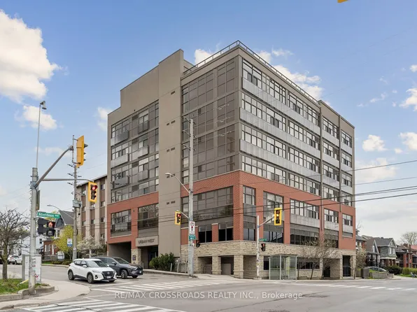 427 Aberdeen Ave #201, Hamilton, ON L8P 2S4