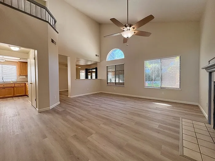 3237 Lowther Way — Photo 5