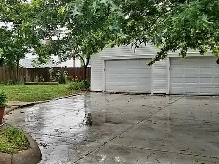 129 N Broadview Ave — Photo 3