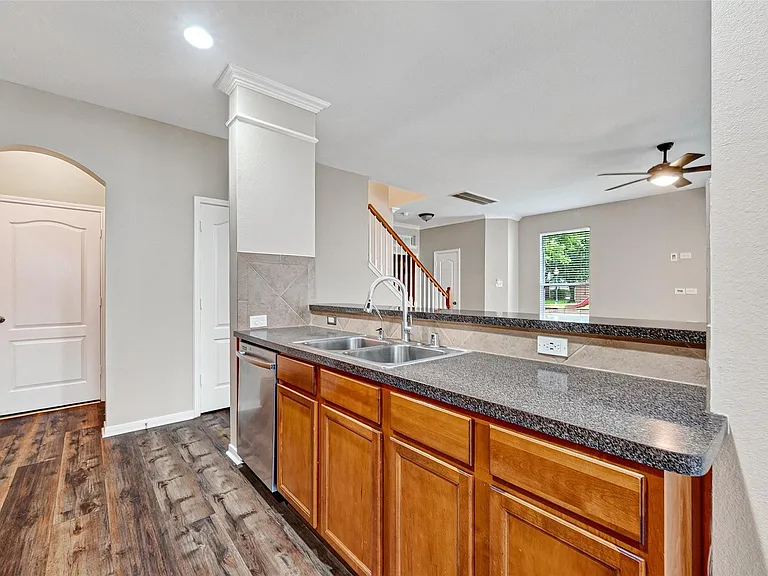 5403 Canyon Hollow Dr — Photo 24