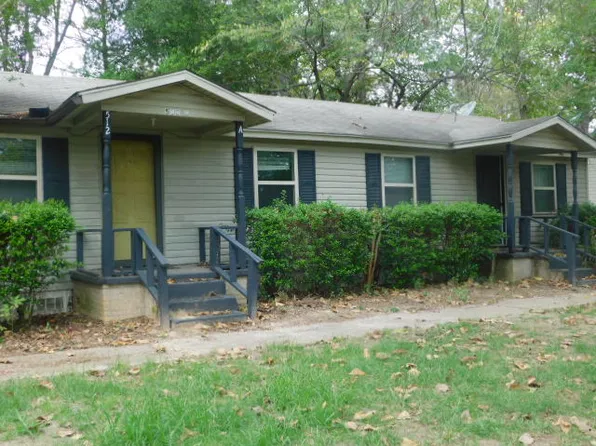 512 N Henry St, Lindale, TX 75771
