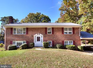 3910 Woodburn Rd, Annandale, VA 22003