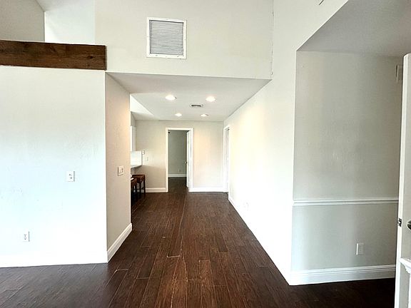 4th image of 18478 Tulip Rd