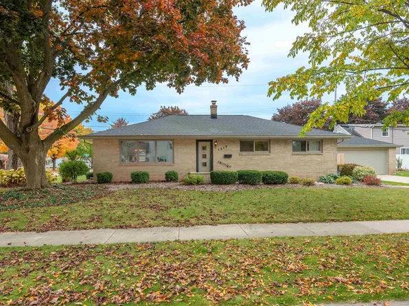 1319 E Harding Dr, Appleton, WI 54915